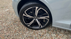 Volvo V60 2.0 B4P Plus Dark 5dr Auto [7 speed] Petrol Estate